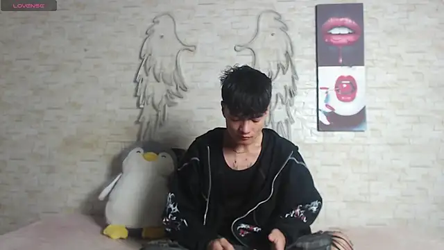 axel milo kairo and noa online show from January 6, 3:16 pm