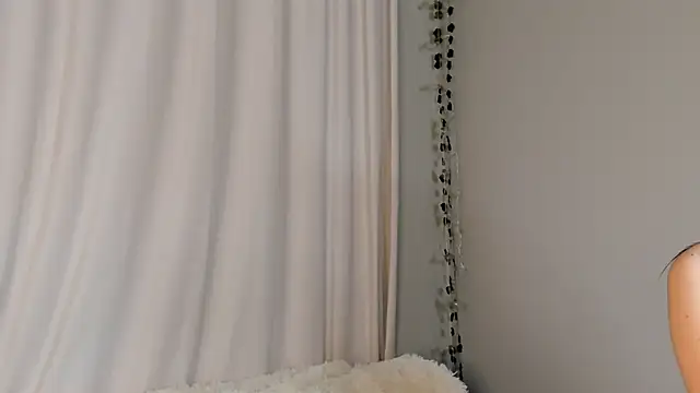 AngilaWineberg online show from December 3, 7:05 am