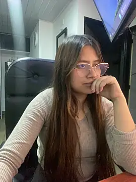 Snapshot of amatista_katzenn chatting on February 4, 1:44 am amatista katzenn online show from February 4, 1:44 am