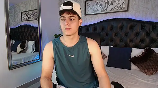 MaxxiCruzz online show from November 17, 6:24 pm