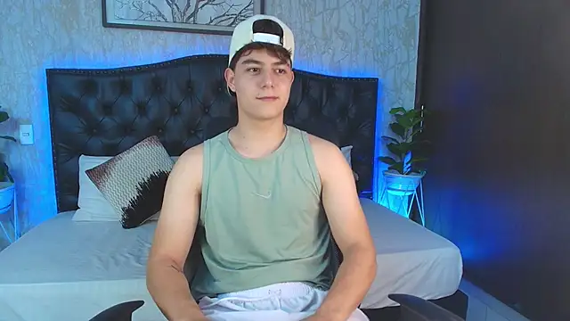 MaxxiCruzz online show from November 25, 3:50 am