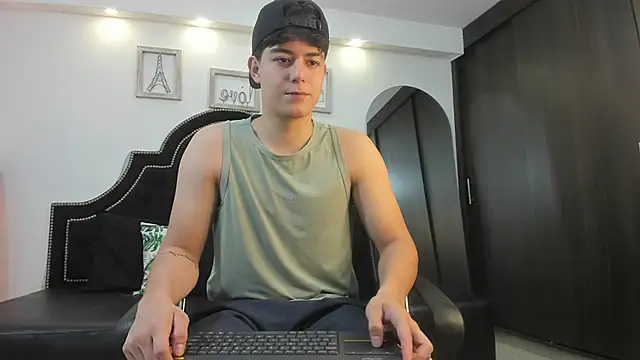 MaxxiCruzz online show from November 30, 6:34 pm