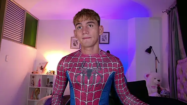 Snapshot of estebanperez_26 chatting on February 18, 10:55 am estebanperez 26 online show from February 18, 10:55 am