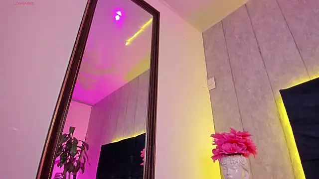 Snapshot of marysofff chatting on December 2, 8:41 am marysofff online show from December 2, 8:41 am