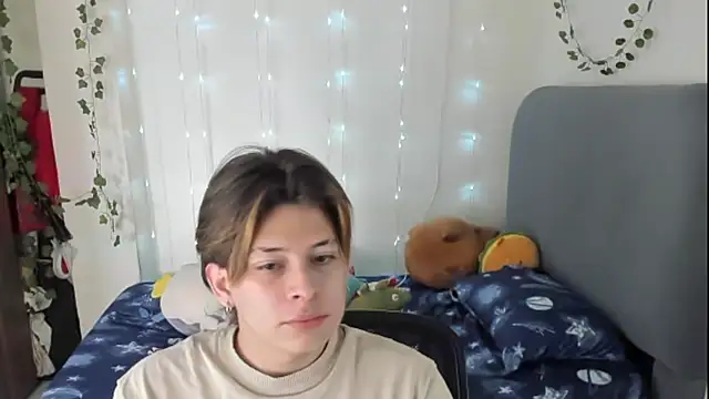 Snapshot of Felix_kitty chatting on December 5, 7:10 pm Felix kitty online show from December 5, 7:10 pm