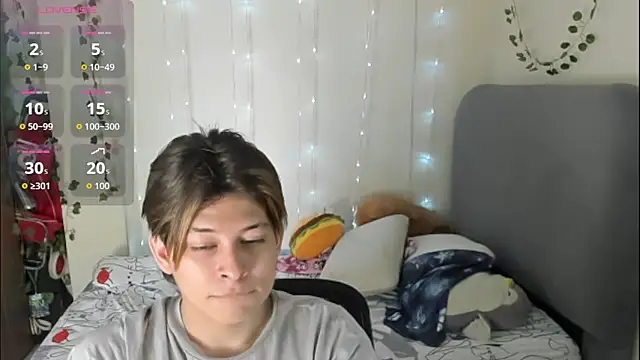 Snapshot of Felix_kitty chatting on December 17, 7:09 pm Felix kitty online show from December 17, 7:09 pm