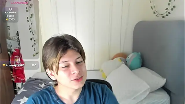 Snapshot of Felix_kitty chatting on January 10, 7:26 pm Felix kitty online show from January 10, 7:26 pm