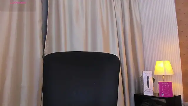 Snapshot of cleeo_nile chatting on December 17, 5:13 am cleeo nile online show from December 17, 5:13 am