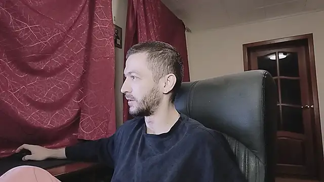 333Alone in theDark777 online show from November 18, 2:32 pm