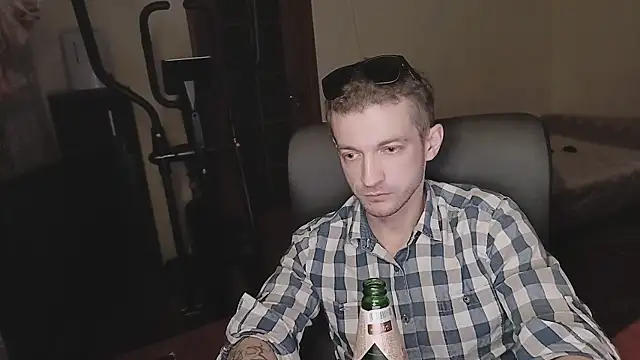 333Alone in theDark777 online show from December 1, 8:47 pm