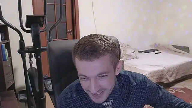 333Alone in theDark777 online show from December 3, 12:47 pm