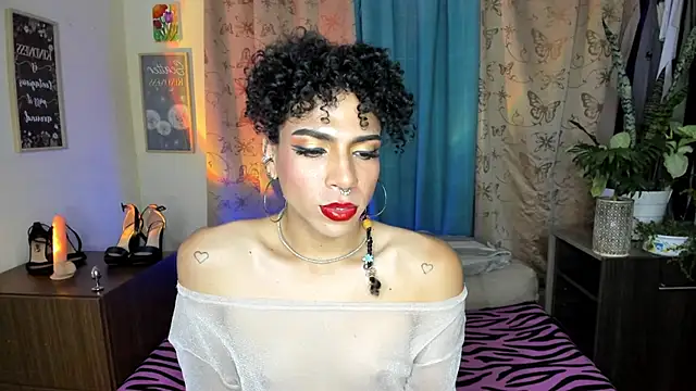Angel White25 online show from May 10, 1:33 am