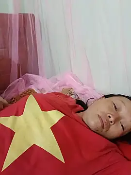 girl-hot2x online show from June 15, 7:05 pm