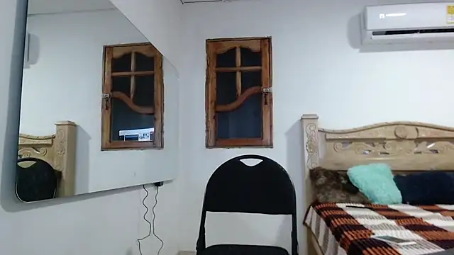 Snapshot of mathews___ chatting on November 27, 2:24 am mathews online show from November 27, 2:24 am