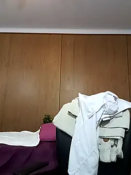 Snapshot of BrisaShow chatting on February 11, 5:34 am BrisaShow online show from February 11, 5:34 am