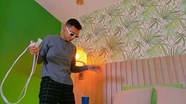 Snapshot of Imtavo chatting on November 26, 1:23 pm Imtavo online show from November 26, 1:23 pm