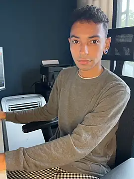 Snapshot of Imtavo chatting on January 10, 1:13 pm Imtavo online show from January 10, 1:13 pm