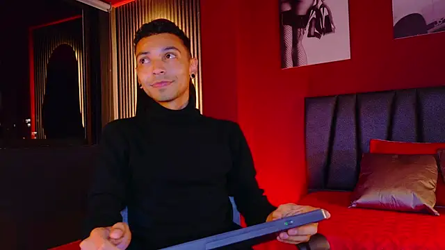 Snapshot of Imtavo chatting on January 15, 12:37 am Imtavo online show from January 15, 12:37 am