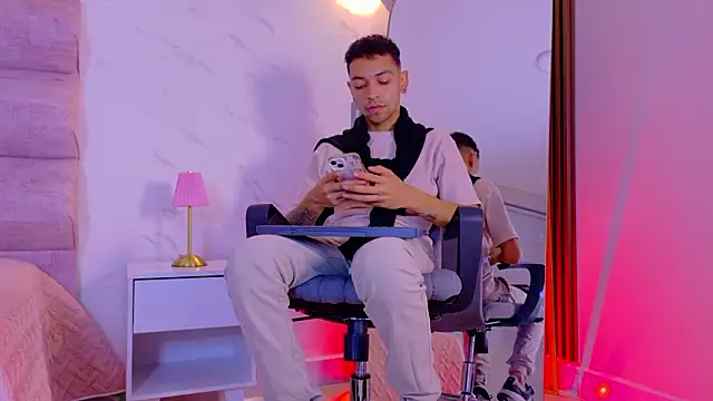 Snapshot of Imtavo chatting on February 1, 9:24 pm Imtavo online show from February 1, 9:24 pm