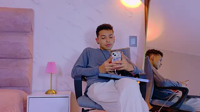 Snapshot of Imtavo chatting on February 13, 9:11 pm Imtavo online show from February 13, 9:11 pm