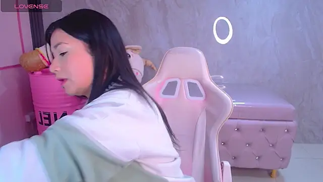 Violetta jhonson a online show from December 23, 3:48 am