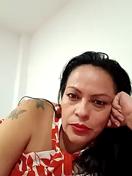 Snapshot of kristal253 chatting on November 19, 12:10 am kristal253 online show from November 19, 12:10 am