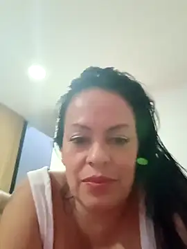 Snapshot of kristal253 chatting on November 19, 10:43 pm kristal253 online show from November 19, 10:43 pm