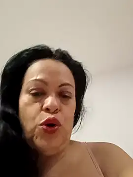 Snapshot of kristal253 chatting on December 21, 2:08 am kristal253 online show from December 21, 2:08 am