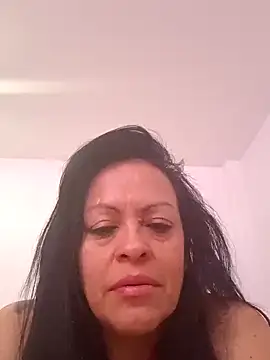 Snapshot of kristal253 chatting on December 21, 4:47 pm kristal253 online show from December 21, 4:47 pm