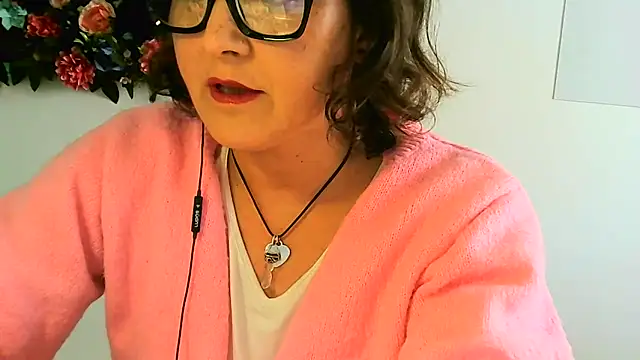 Snapshot of zaidapink1990 chatting on March 8, 10:08 am zaidapink1990 online show from March 8, 10:08 am