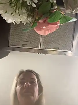 Cutebrowneyes  online show from February 3, 10:15 pm