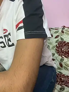 hotyyyyjonny online show from May 6, 3:28 pm