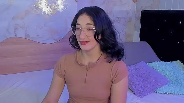 Snapshot of kirakay1 chatting on June 14, 2:24 am kirakay1 online show from June 14, 2:24 am