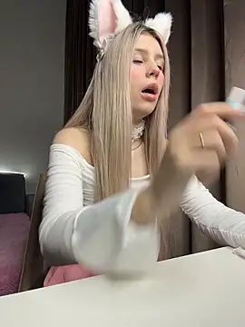 Olivia1Taylor1 online show from November 25, 6:13 am