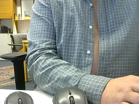 Snapshot of sssuka chatting on February 14, 1:19 pm sssuka online show from February 14, 1:19 pm