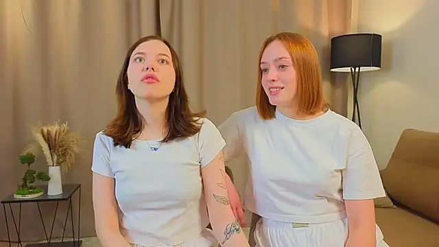 LucreciaAsters online show from November 27, 4:14 am