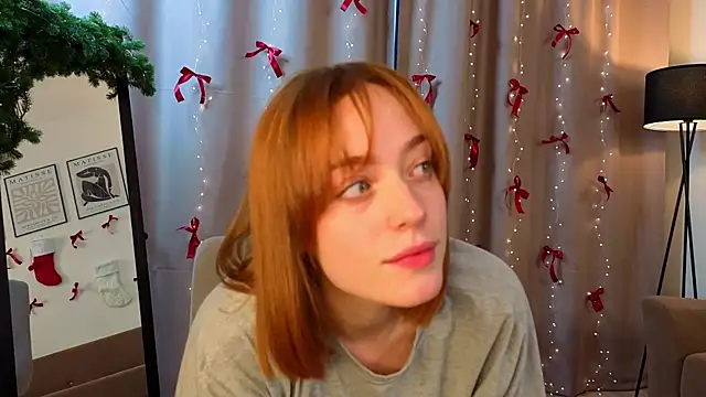 LucreciaAsters online show from December 20, 4:19 am