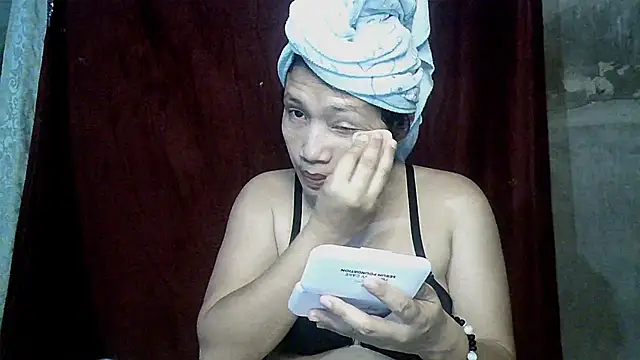 Snapshot of xwindyxxx chatting on May 13, 12:24 pm xwindyxxx online show from May 13, 12:24 pm