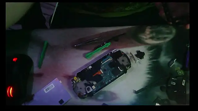 Snapshot of Ak_Macros chatting on March 10, 3:06 pm Ak Macros online show from March 10, 3:06 pm