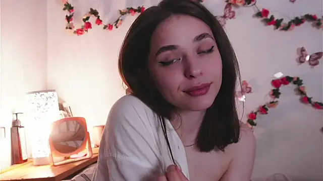 Snapshot of yoyogirlx chatting on April 24, 1:46 pm yoyogirlx online show from April 24, 1:46 pm