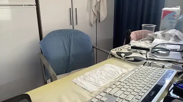 Snapshot of coach-karl chatting on October 9, 10:02 am coach-karl online show from October 9, 10:02 am