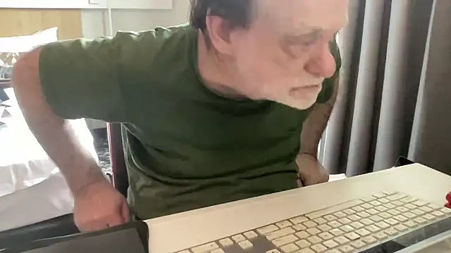 coach-karl online show from March 17, 12:19 pm