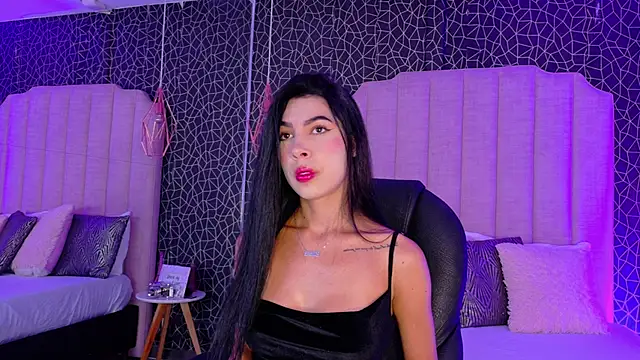 IrisDeLaVega  online show from May 7, 1:49 pm