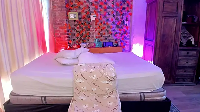 LaGoldenBitch online show from November 22, 4:28 pm