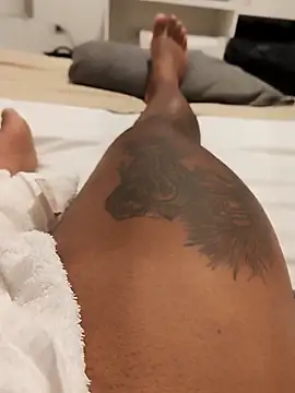 Snapshot of Zepouvinho chatting on December 3, 3:36 am Zepouvinho online show from December 3, 3:36 am