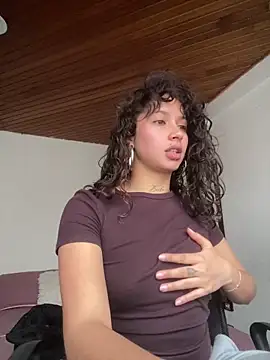 Snapshot of Dreana chatting on March 3, 9:21 pm Dreana online show from March 3, 9:21 pm