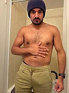 piggylatino online show from November 25, 8:20 pm