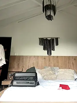 Snapshot of Hannaah_wood chatting on December 18, 5:52 pm Hannaah wood online show from December 18, 5:52 pm