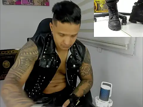 master leather online show from March 9, 11:42 pm