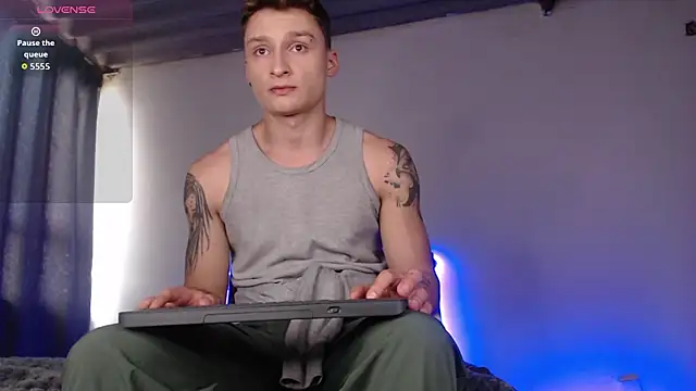 ArthurPhoenixx online show from December 2, 6:36 pm